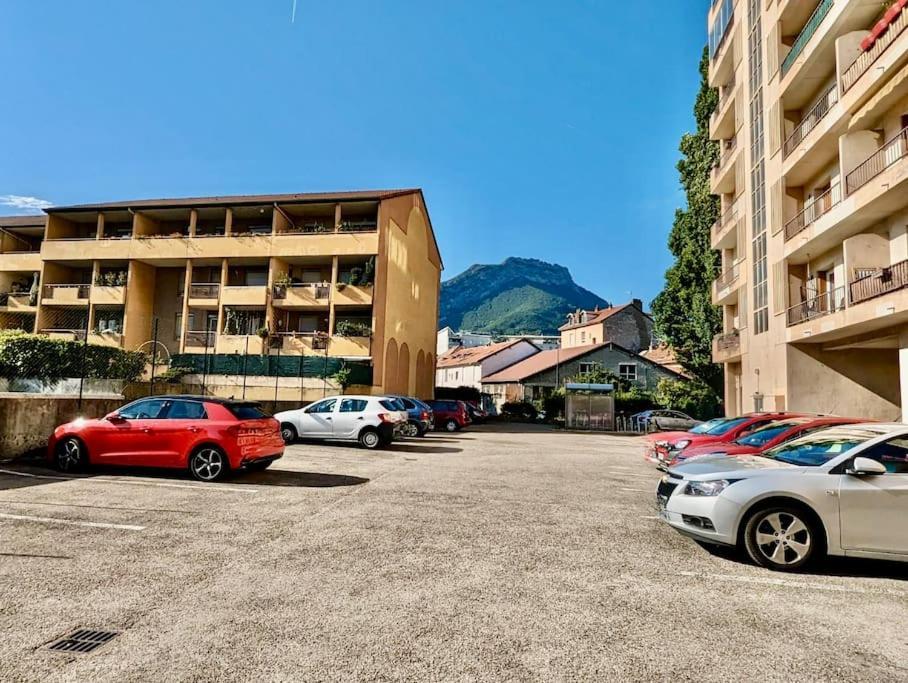 Magnifique T2 Refait A Neuf - Calme & Tout Equipe Avec Parking Grenoble Exteriér fotografie