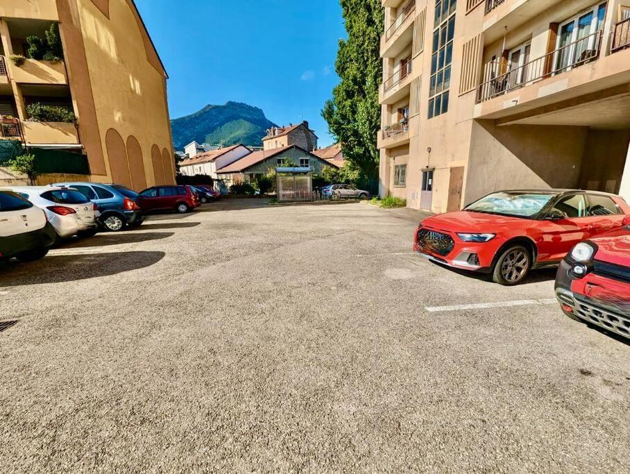 Magnifique T2 Refait A Neuf - Calme & Tout Equipe Avec Parking Grenoble Exteriér fotografie
